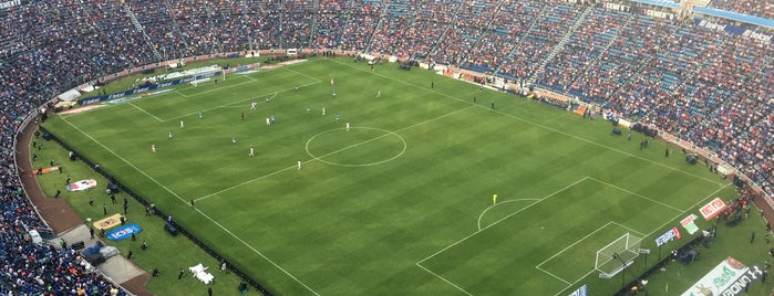 Estadio Azul is one of Lieux qui ont plu à Josh.