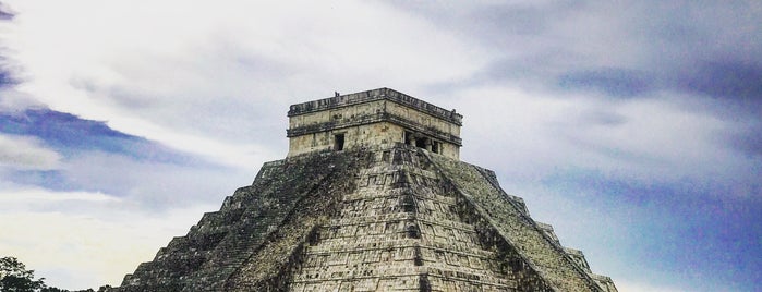 Pirámide de Kukulcán is one of Tempat yang Disukai Josh.