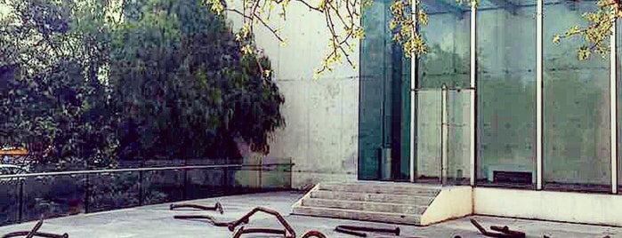 Museo Universitario de Arte Contemporáneo (MUAC) is one of Josh'un Beğendiği Mekanlar.