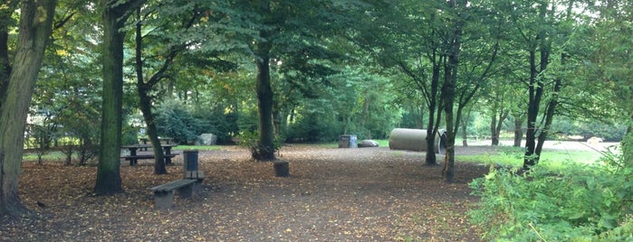 Hundeplatz Walter-Möller-Park is one of Tempat yang Disukai Nuno.