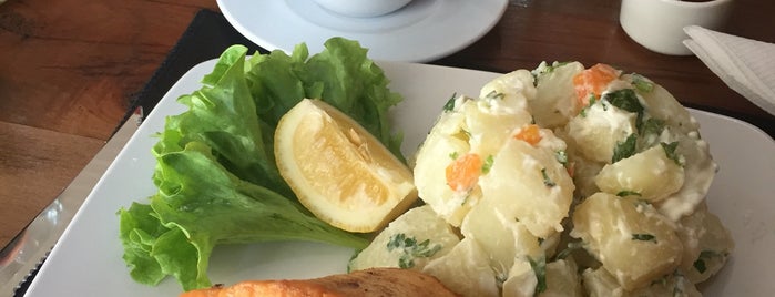 Bife Sureño is one of Gastronomía regional.