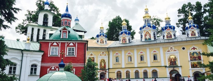 Свято-Успенский Псково-Печерский мужской монастырь is one of สถานที่ที่ Fernando ถูกใจ.