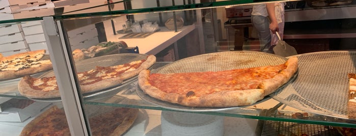Danny Boy’s Famous Original Pizza is one of La La Land.