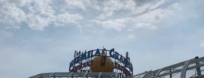 La Grande Mela Shoppingland is one of Life on Lake Garda.