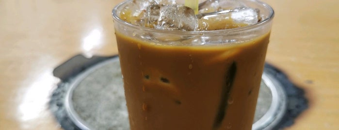 Kedai Kopi Bee Hong 美鳳茶室 is one of Penang.