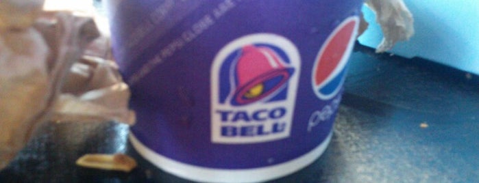 Taco Bell is one of Lugares favoritos de Omar.