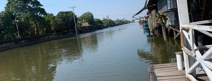 ก๋วยเตี๋ยวหมูต้มยำสมพงษ์ is one of ร้านอาหารนนทบุรี.