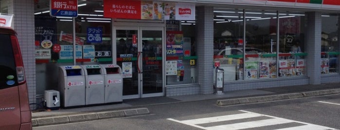 サンクス 瀬戸観音寺店 is one of 岡山市コンビニ.