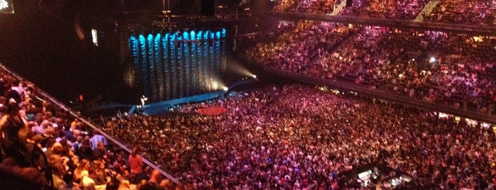 Ziggo Dome is one of Nancy's Wonderful Places/Games/	Clothes ect....