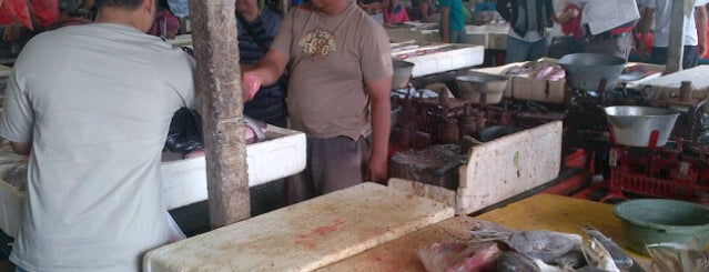 Kedonganan Fish Market is one of BALI: local food spots.