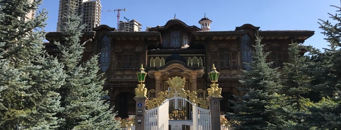Altin Köşk Müzesi is one of Güneş'in Kaydettiği Mekanlar.