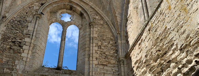 Abbaye Notre-Dame-de-Ré (des Châteliers) is one of La Rochelle.