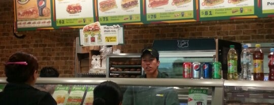 Subway is one of Locais curtidos por JP.