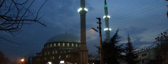 Cumhuriyet Camii is one of Serhan : понравившиеся места.