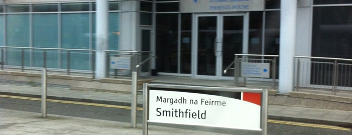 Smithfield Luas is one of Lugares favoritos de Thais.