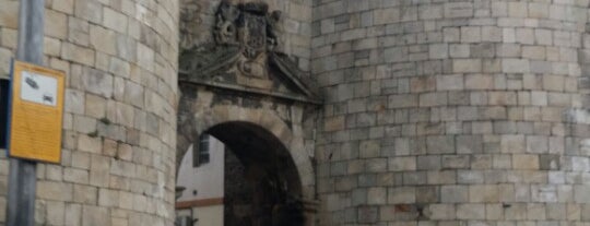 Porta de San Pedro is one of rockambolesk.