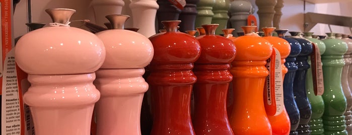 Le Creuset Outlet Store is one of Meliza : понравившиеся места.