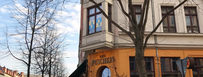 Café Puschkin is one of Temp office space.