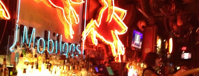 Kelly's Olympian is one of Favorite PDX places to get a drink..