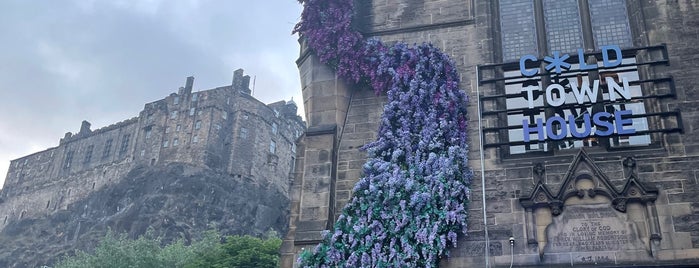 Grassmarket is one of Carlさんのお気に入りスポット.