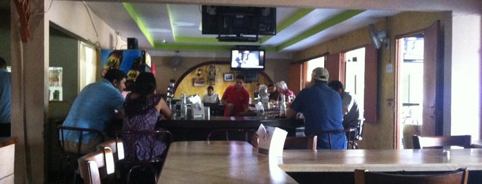 Bar y Restaurante Los Pilones (Naranjo) is one of Tempat yang Disukai Diego.