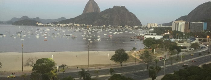 Tiramisú is one of Botafogo Praia Shopping.