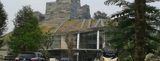 Perpustakaan Universitas Indonesia - Crystal of Knowledge is one of My Daily place visited.