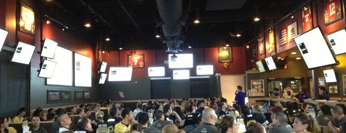 Buffalo Wild Wings is one of Jeffy G.さんのお気に入りスポット.