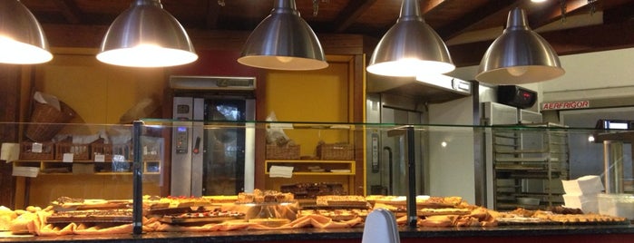 La Piazzetta is one of Bar/Pasticcerie per dolci momenti.