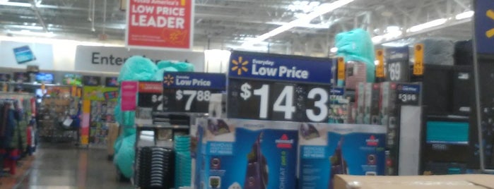 Walmart Supercenter is one of Places 2 go.