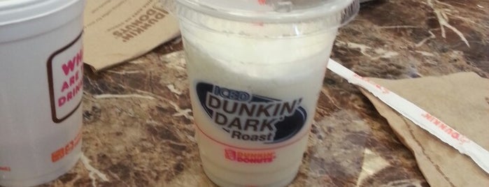 Dunkin' is one of Michaelさんのお気に入りスポット.