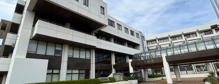 Tama City Hall is one of 東京都：マンホールカード配布.