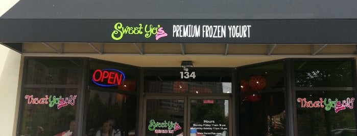 Sweet Yo's Frozen Yogurt is one of สถานที่ที่ James ถูกใจ.
