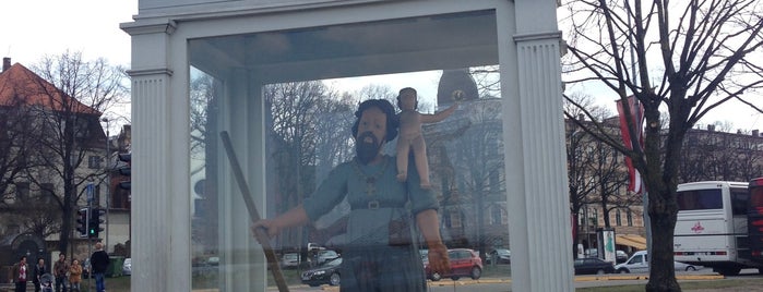Big Christopher is one of Riga.