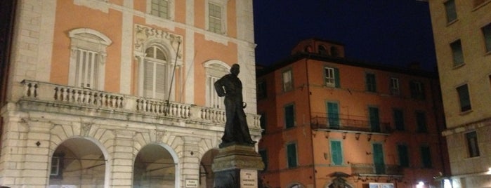 Piazza Garibaldi is one of Discover Pisa.