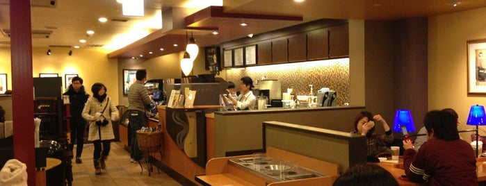 Starbucks is one of สถานที่ที่ Joyce ถูกใจ.