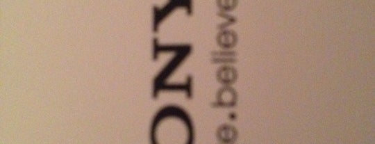Sony is one of สถานที่ที่ Jad ถูกใจ.