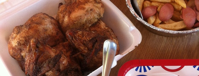 Riko's Chicken is one of Lugares favoritos de Estelle.