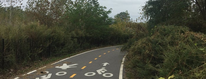 Canarsie West Trail Connector is one of Tempat yang Disimpan Kimmie.