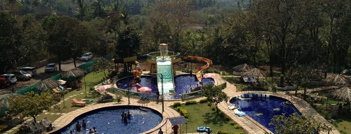 SplashDown Water Park is one of Tempat yang Disukai Danil.