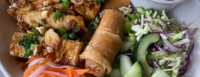 Anchoi Vietnamese Kitchen + Bar is one of Christian'ın Beğendiği Mekanlar.