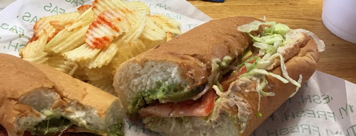 Thundercloud Subs is one of Lugares favoritos de Andee.