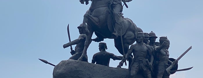 King Naresuan Monument is one of ลำพูน, ลำปาง.