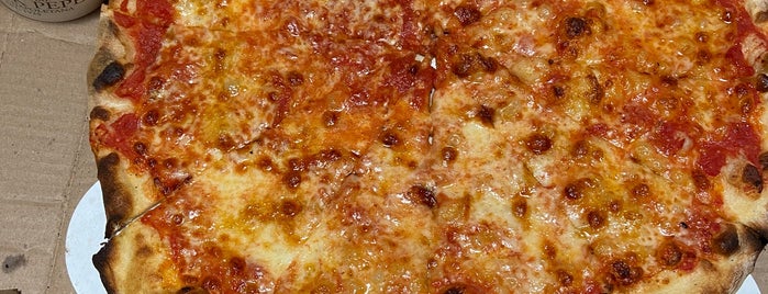 Frank Pepe Pizza Napoletana is one of USA Food.