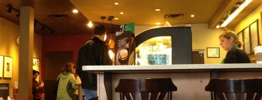 Starbucks is one of Moe : понравившиеся места.