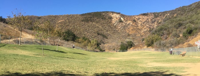 Oak Canyon Dog Park is one of Tinaさんのお気に入りスポット.