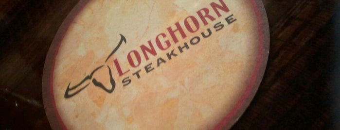 LongHorn Steakhouse is one of สถานที่ที่บันทึกไว้ของ Lizzie.