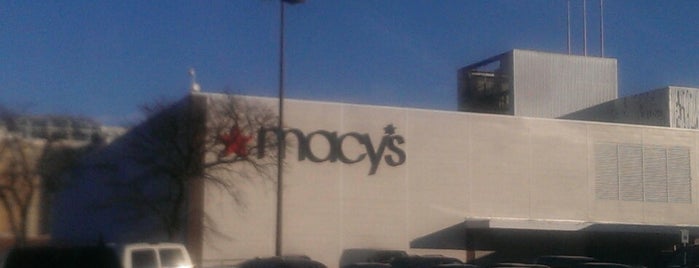 Macy's is one of Locais curtidos por Elle 💄.