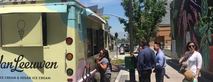 Van Leeuwen Artisan Ice Cream Truck is one of LA.