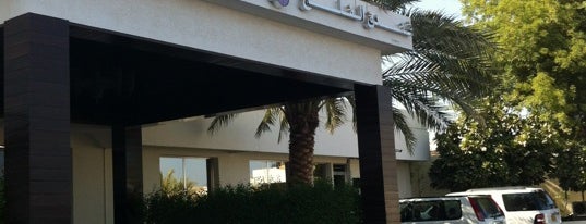Al Falaj Hotel is one of Orte, die Gianluca gefallen.